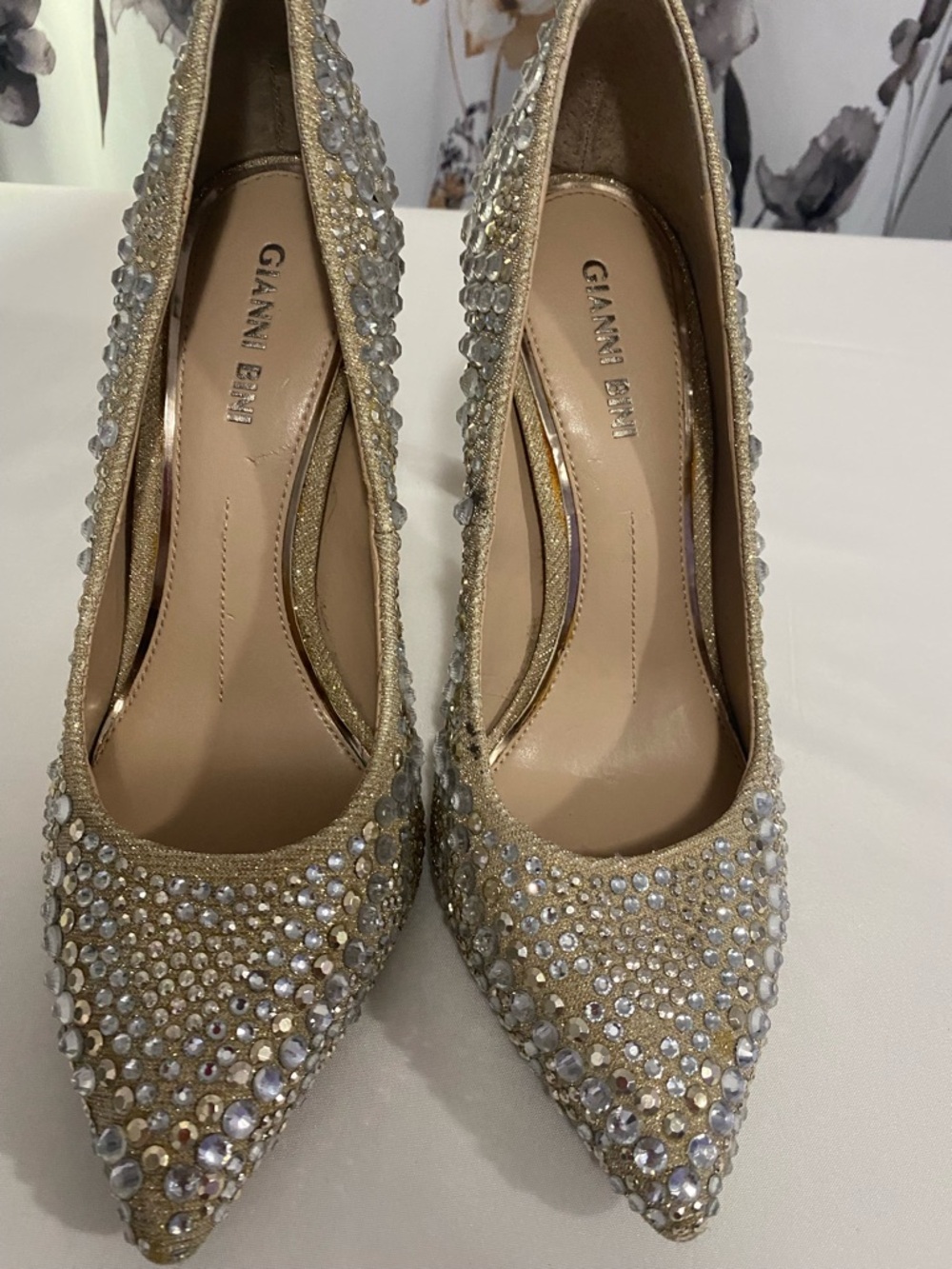 Women’s Gianni Bini Gold and Rhinestone Studded High Heels Size 7 Used